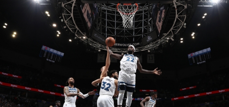 海星TV-粤西朱雀队鏖战闽南战狼队，冲浪常规赛击败，替补奇兵立功。轮换效果显现的简单介绍